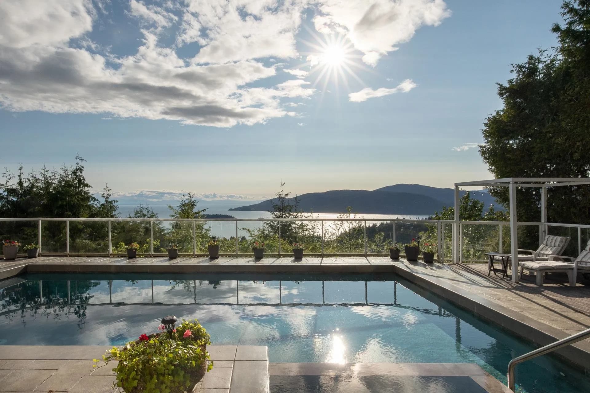 4729 Woodburn Road, West Vancouver, BC V7S 3A8 — image 2