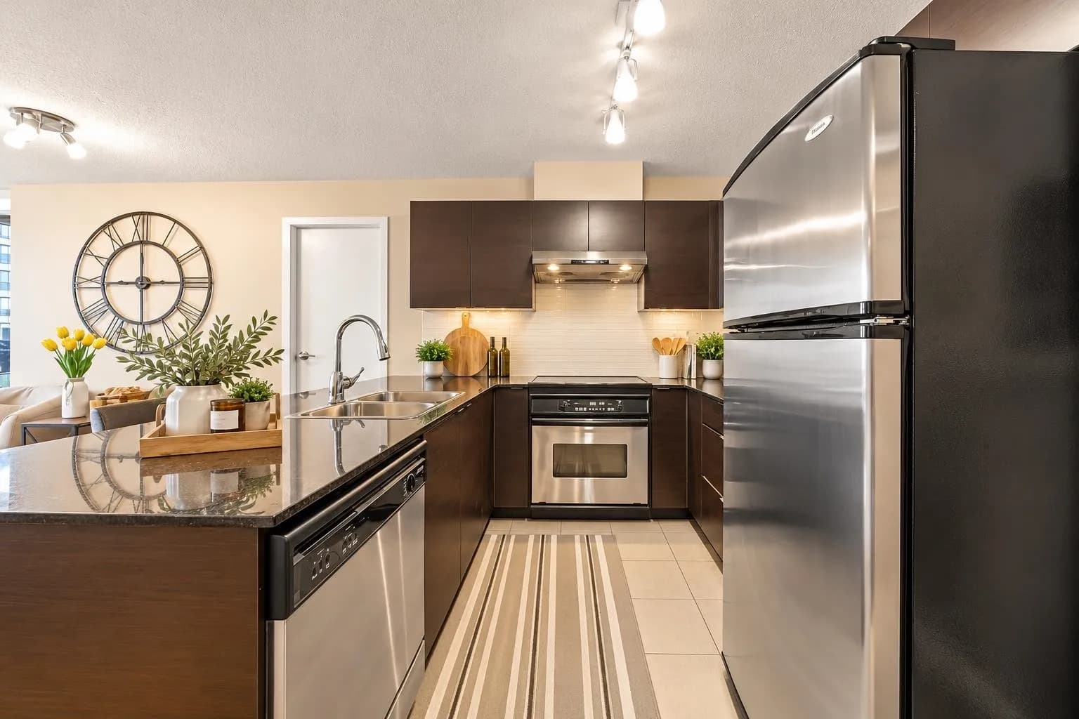 906 4118 Dawson Street Street, Burnaby, BC V5C 0A3 — image 4
