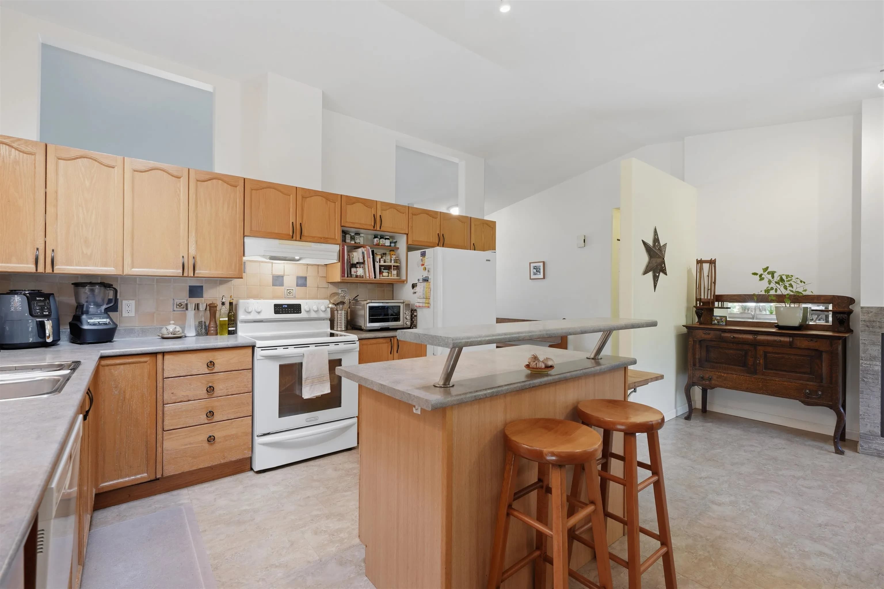 5616 Emerson Road, Sechelt, BC V0N 3A7 — image 18