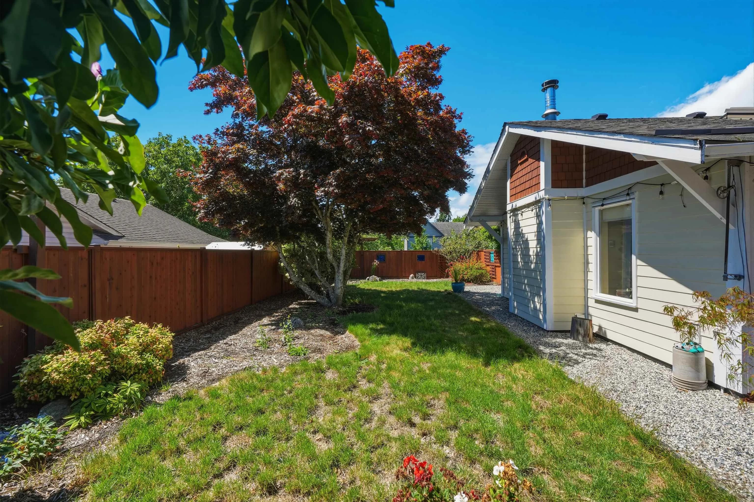 5616 Emerson Road, Sechelt, BC V0N 3A7 — image 9