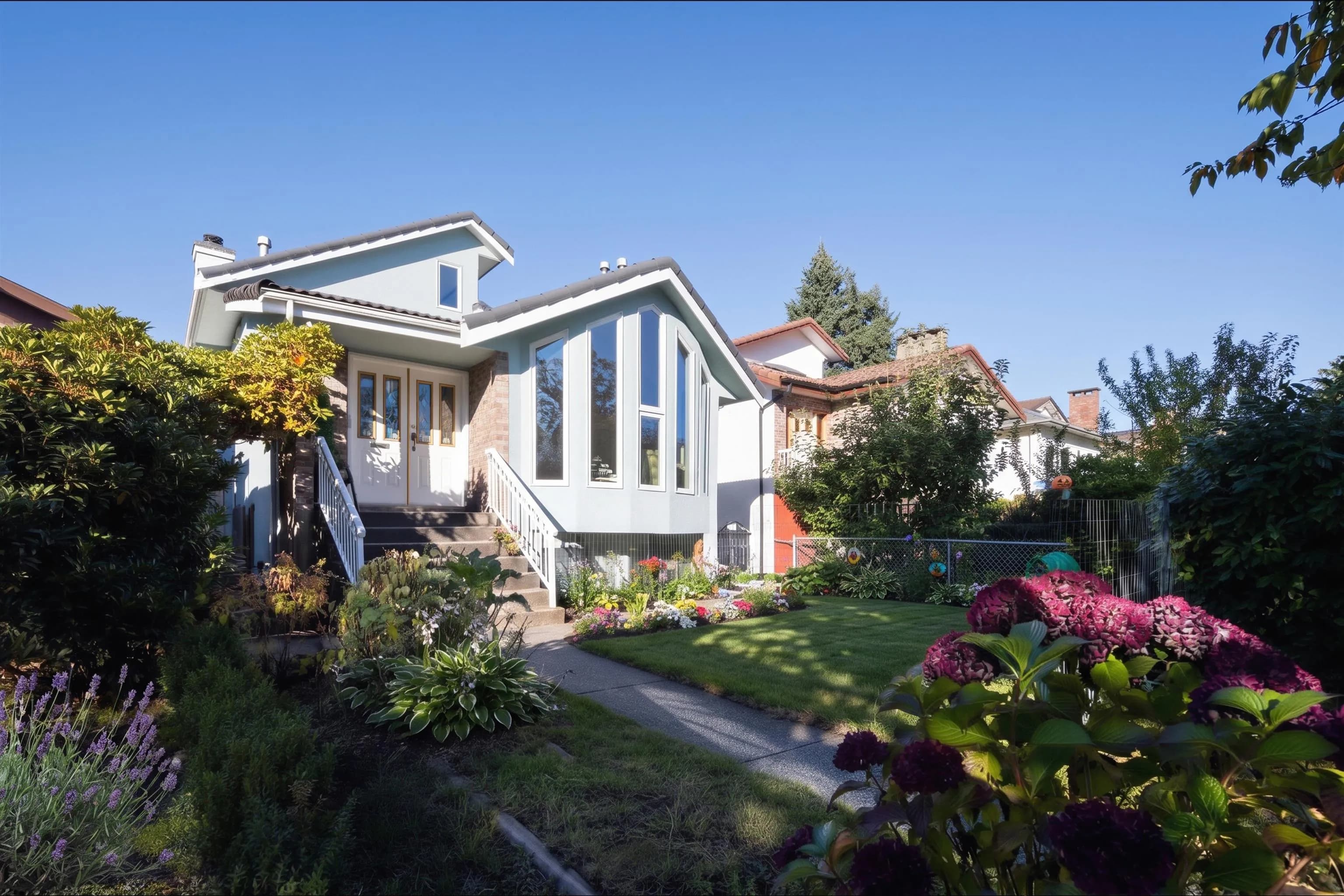 2553 E 22nd Avenue, Vancouver, BC V5M 2X4 — image 1