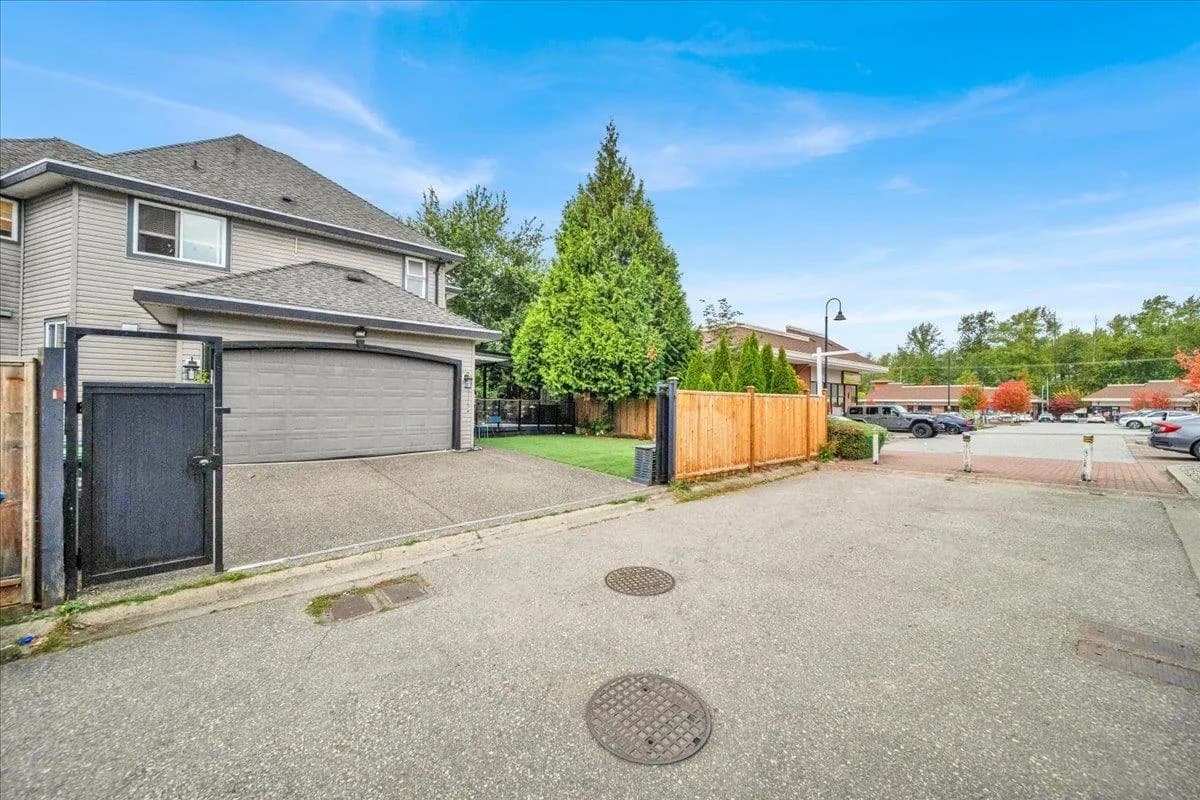 6358 167b Street, Surrey, BC V3S 1X3 — image 3
