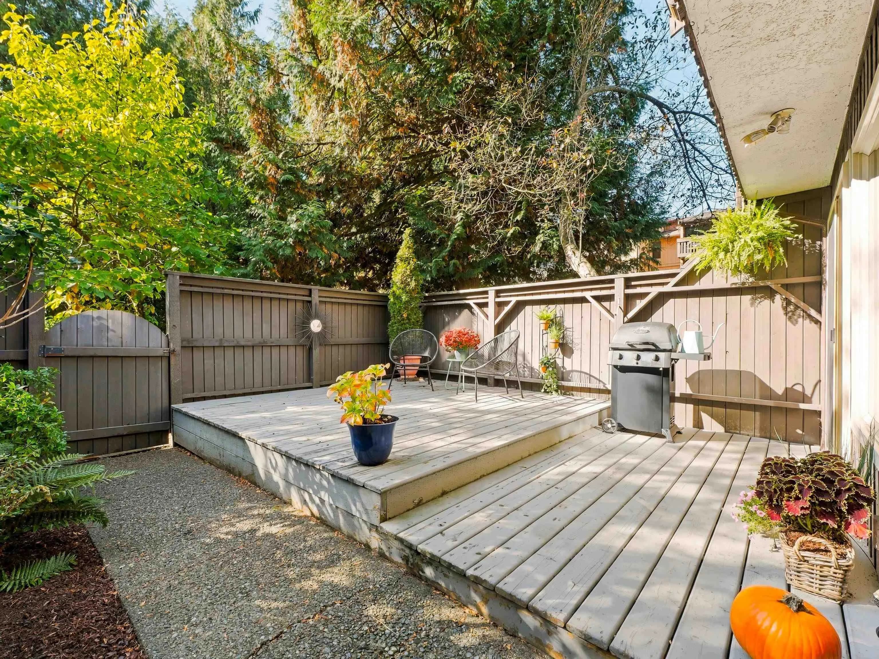 2026 Purcell Way, North Vancouver, BC V7J 3K3 — image 23