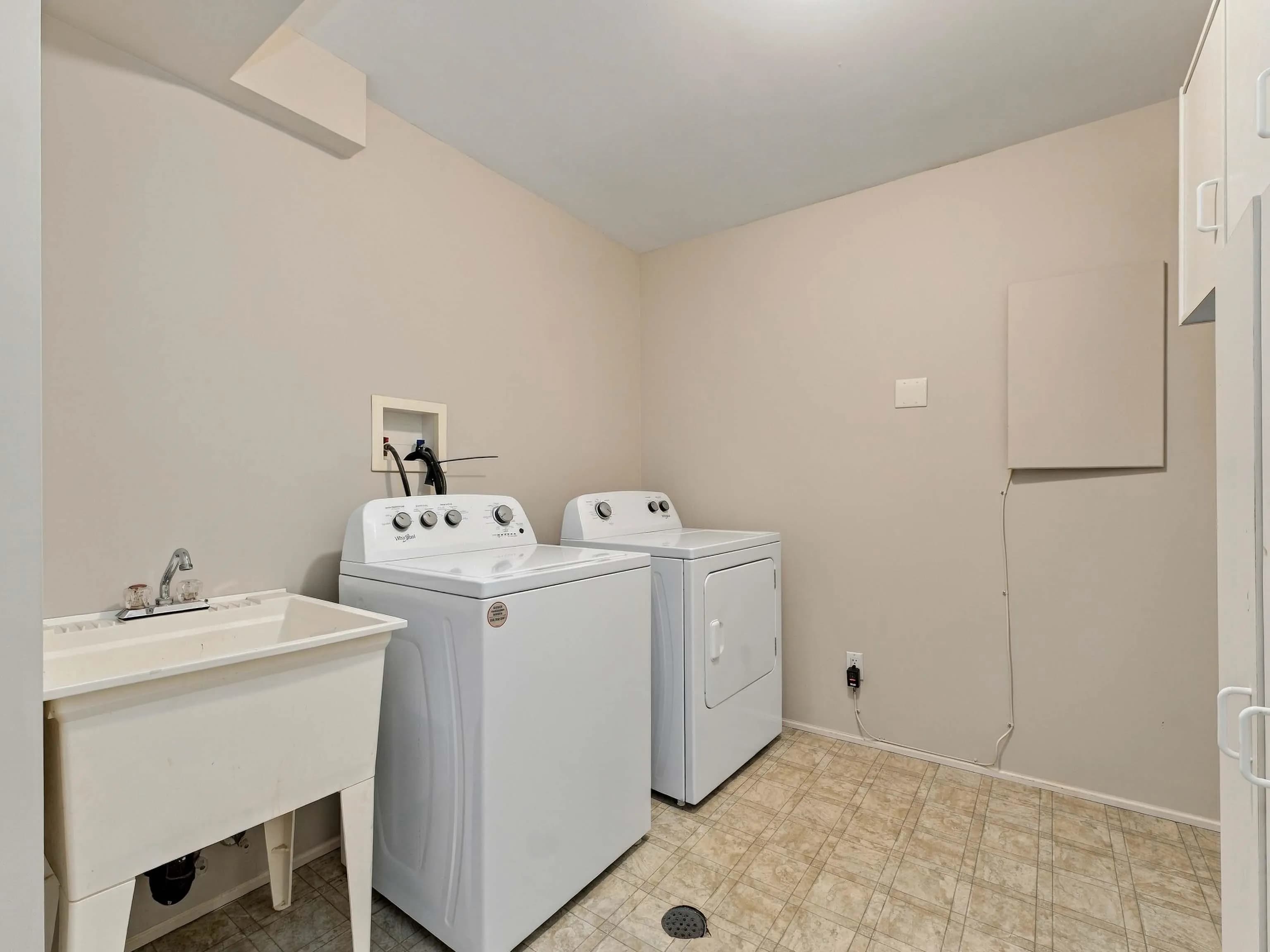 2026 Purcell Way, North Vancouver, BC V7J 3K3 — image 22
