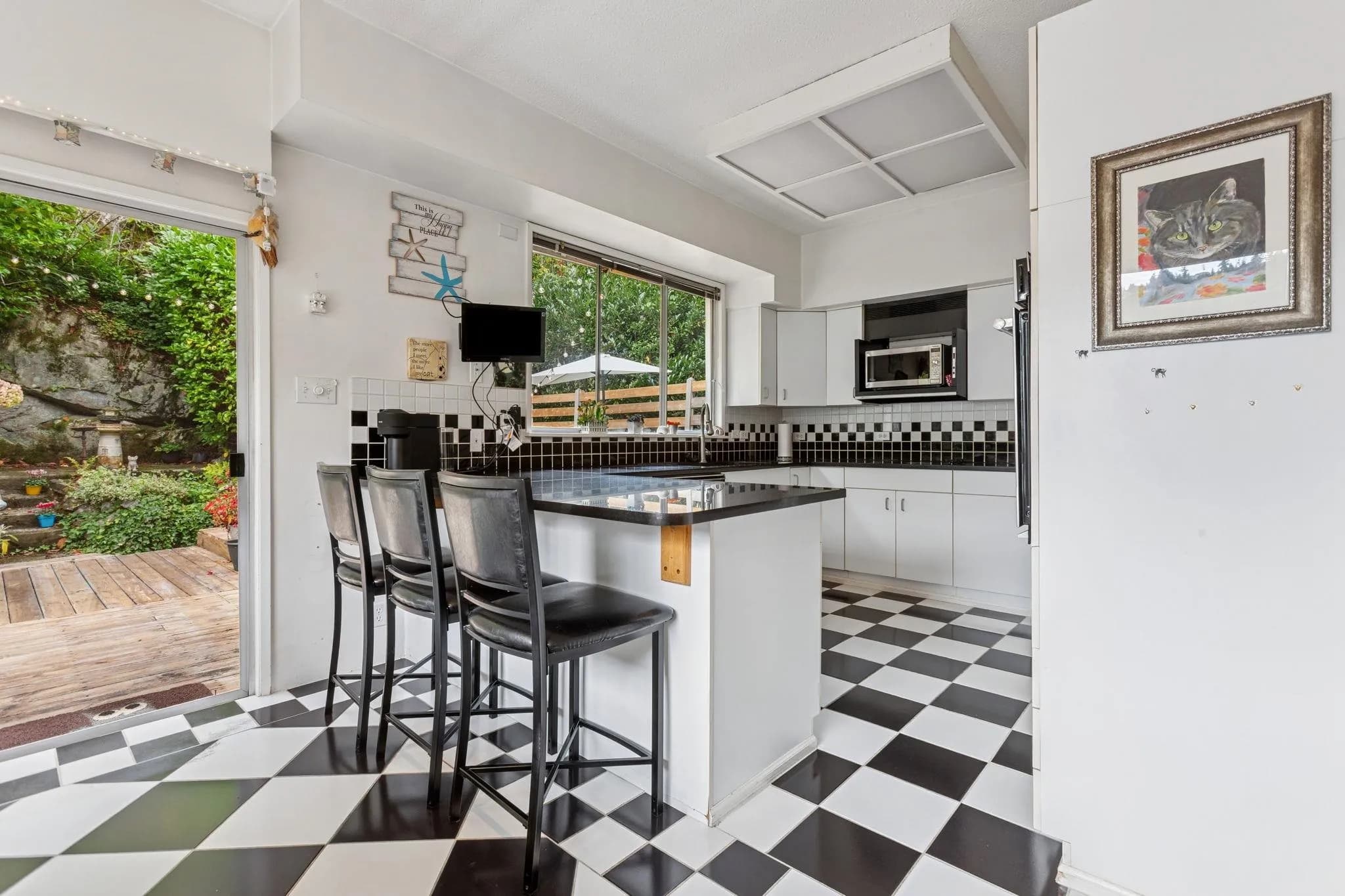 5607 Eagle Harbour Road, West Vancouver, BC V7W 1P4 — image 11