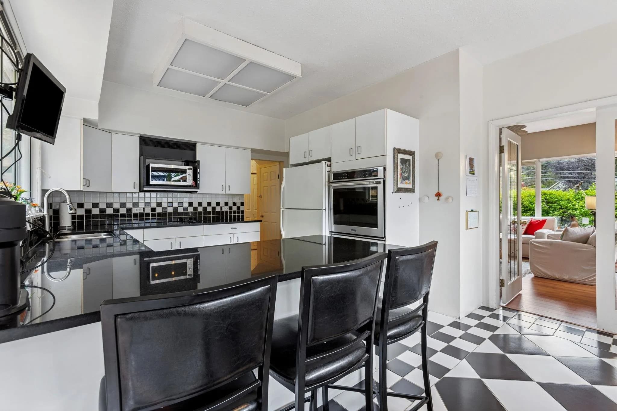 5607 Eagle Harbour Road, West Vancouver, BC V7W 1P4 — image 12