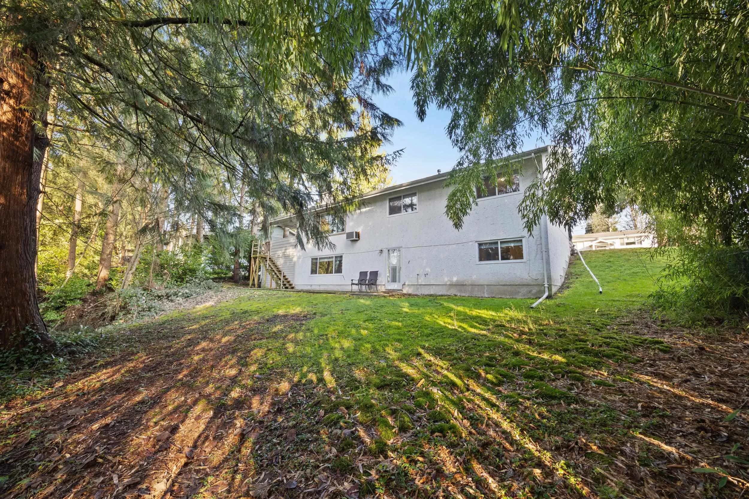 12037 208 Street, Maple Ridge, BC V2X 4W9 — image 16