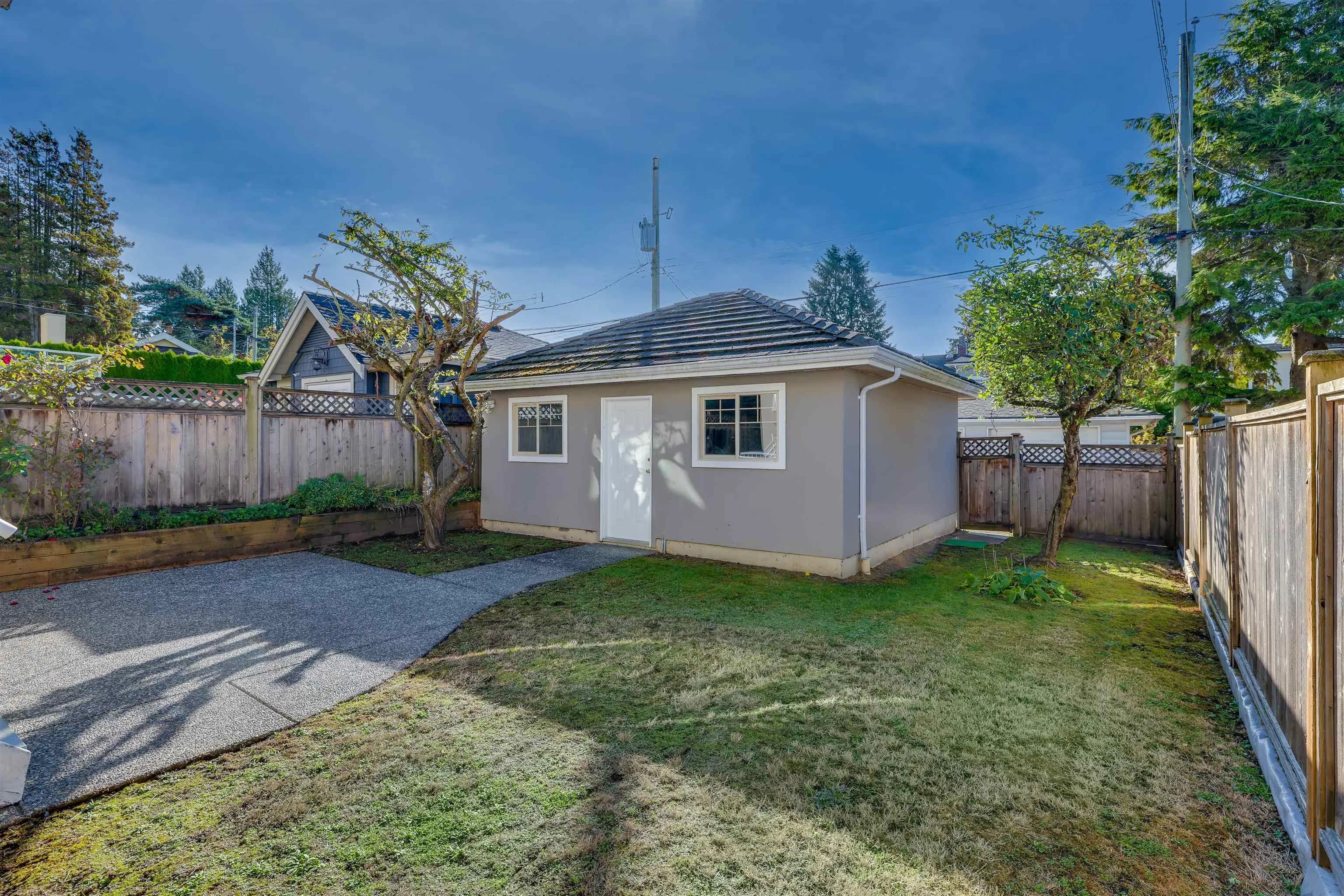 1956 W 42nd Avenue, Vancouver, BC V6M 2B1 — image 24