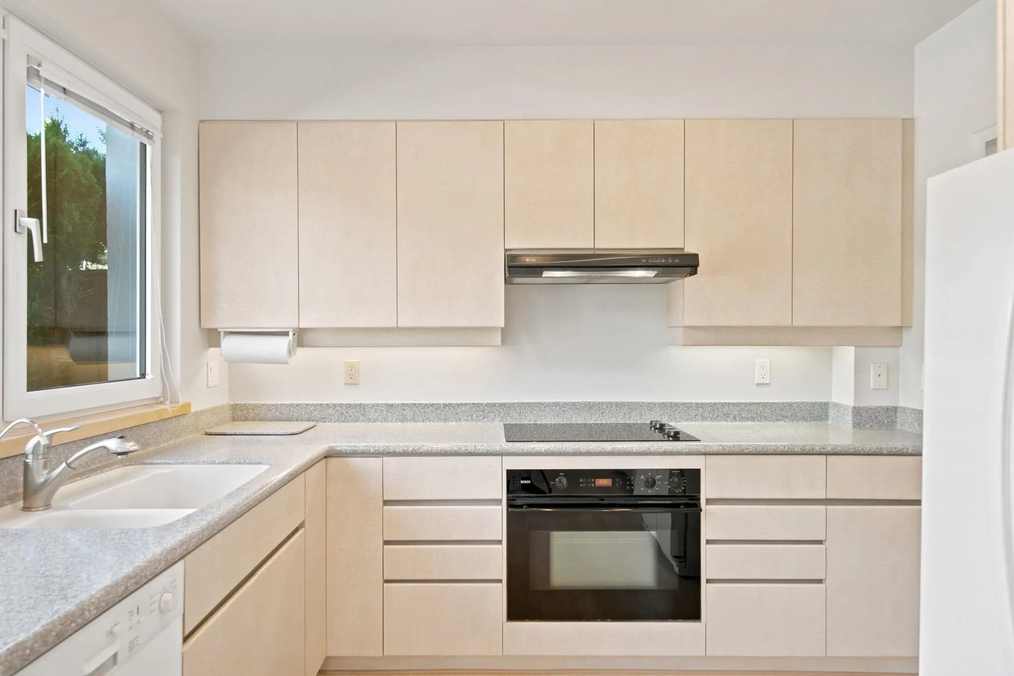 305 E 17th Street, North Vancouver, BC V7L 2W1 — image 10