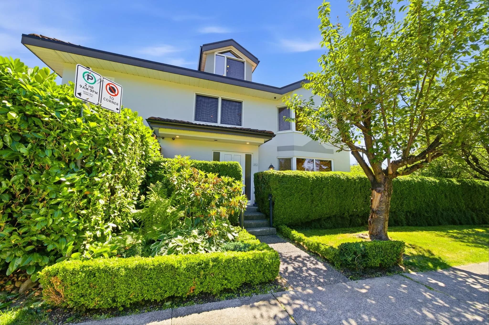 305 E 17th Street, North Vancouver, BC V7L 2W1 — image 1