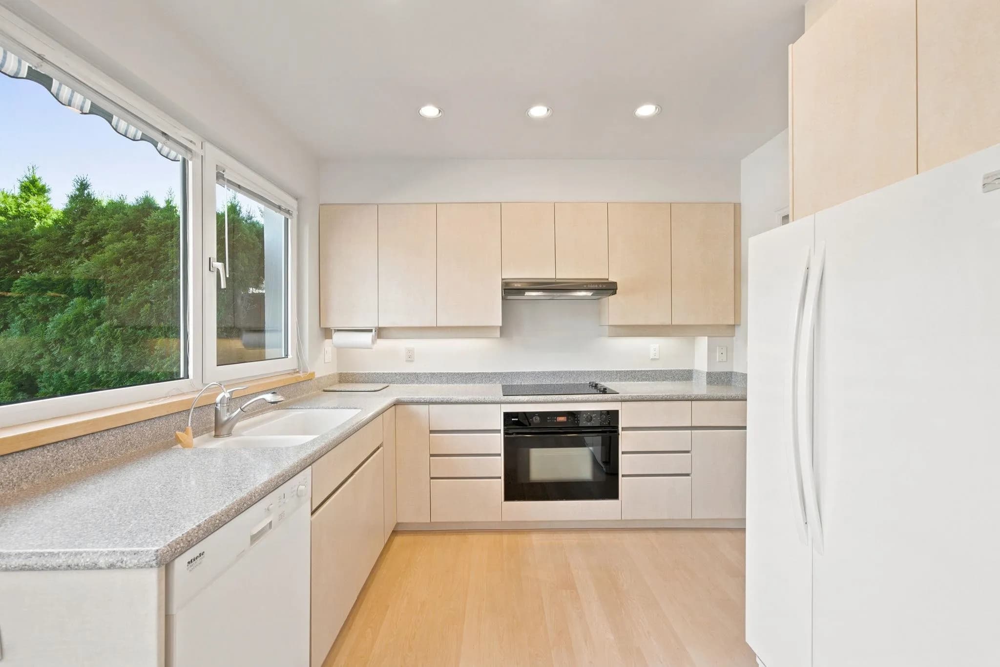 305 E 17th Street, North Vancouver, BC V7L 2W1 — image 9