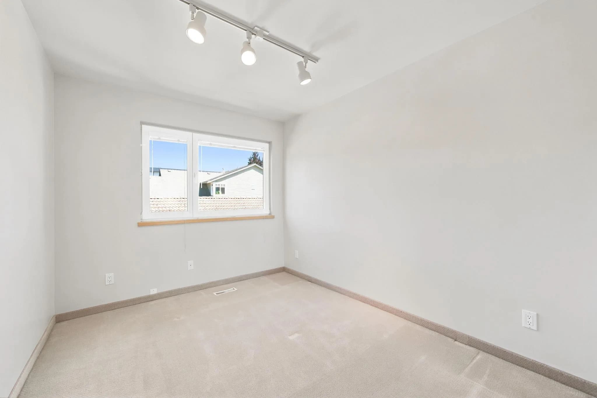305 E 17th Street, North Vancouver, BC V7L 2W1 — image 24