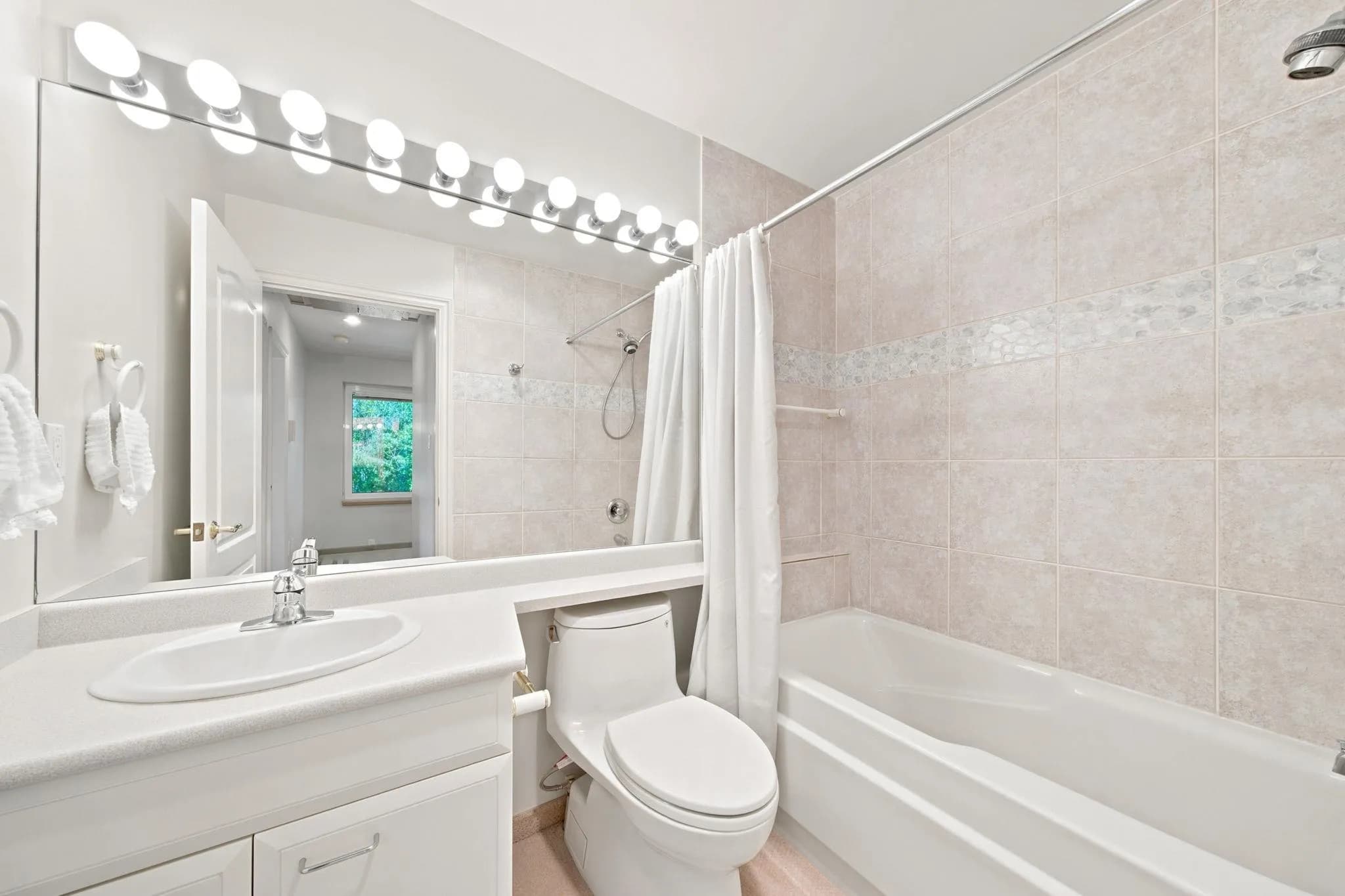 305 E 17th Street, North Vancouver, BC V7L 2W1 — image 23