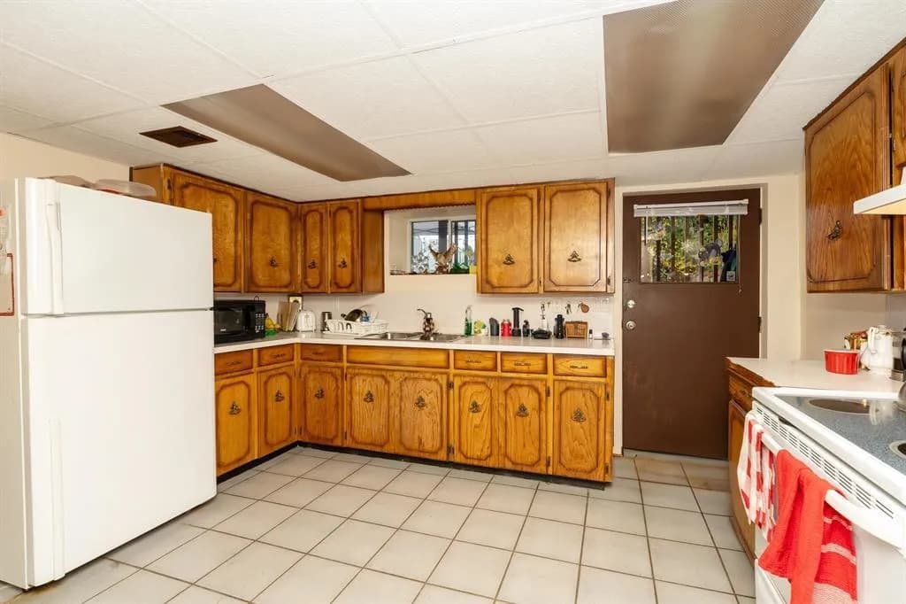 12250 Skillen Street, Maple Ridge, BC V2X 4X3 — image 6