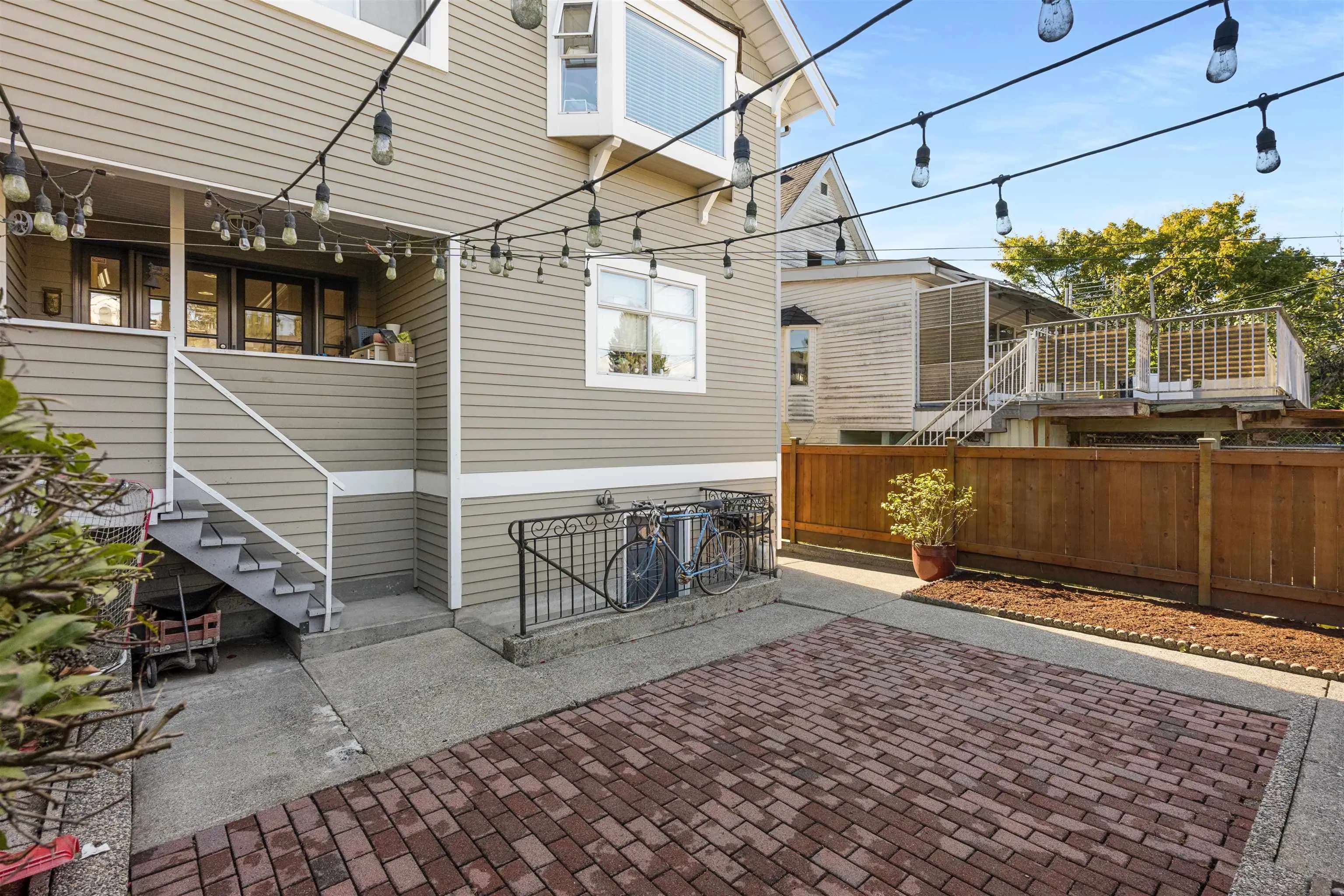 35 W 15th Avenue, Vancouver, BC V5Y 1X7 — image 32