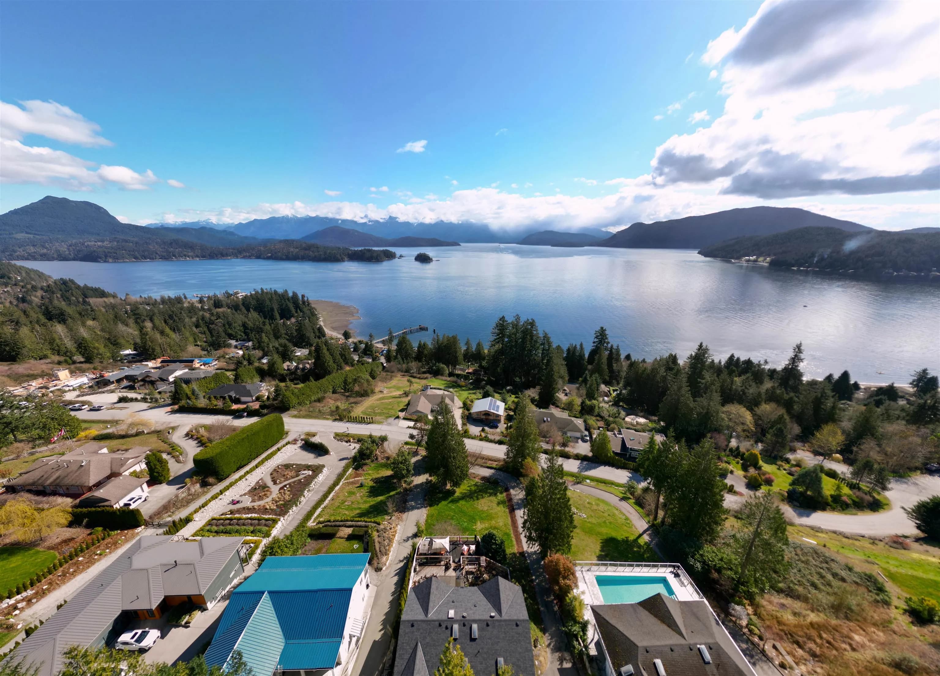 1205 St Andrews Road, Gibsons, BC V0N 1V1 — image 1