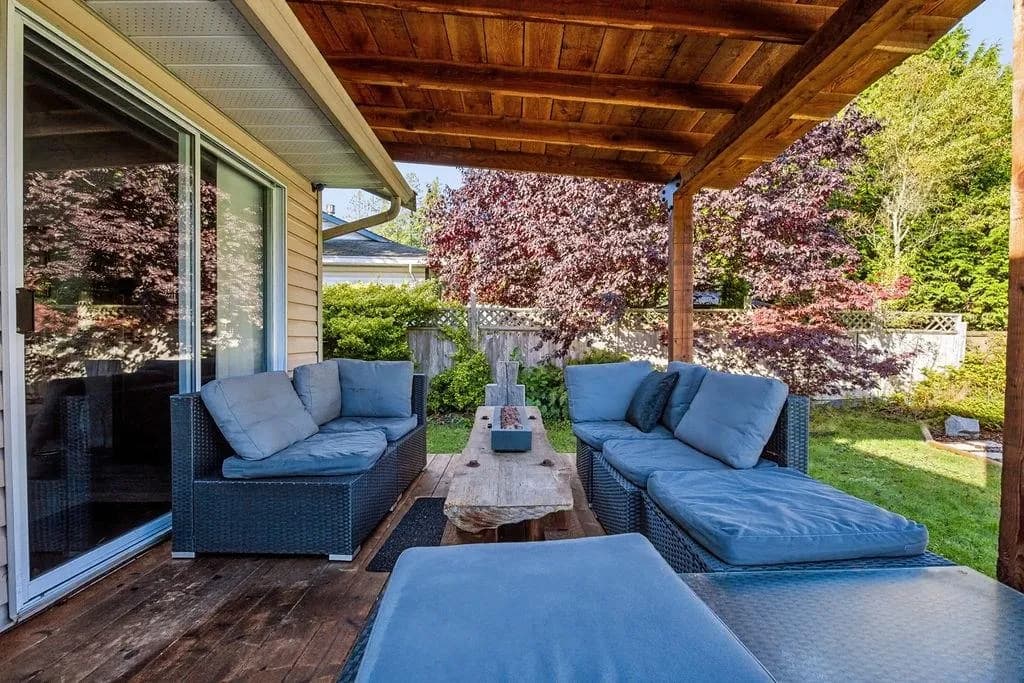 1560 Larchberry Way, Gibsons, BC V0N 1V5 — image 18