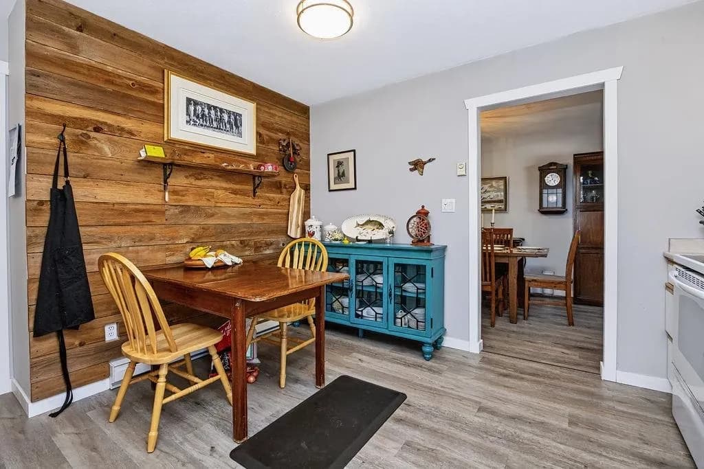 1560 Larchberry Way, Gibsons, BC V0N 1V5 — image 8