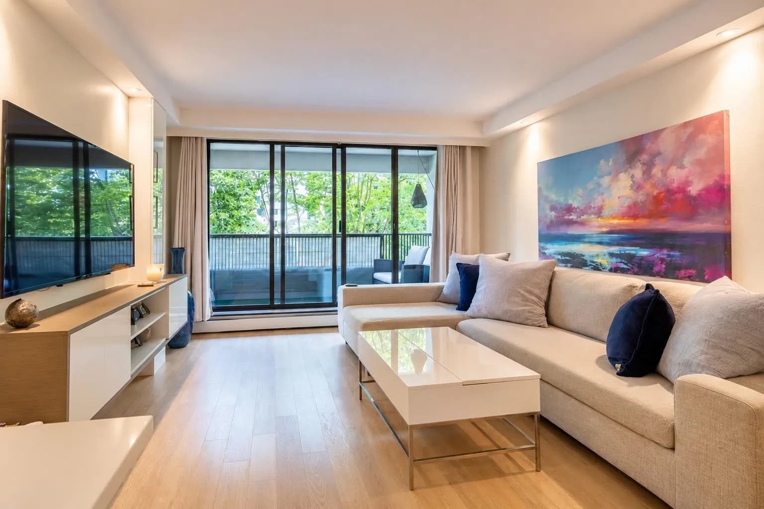 402 4134 Maywood Street, Burnaby, BC V5H 4C9 — image 1