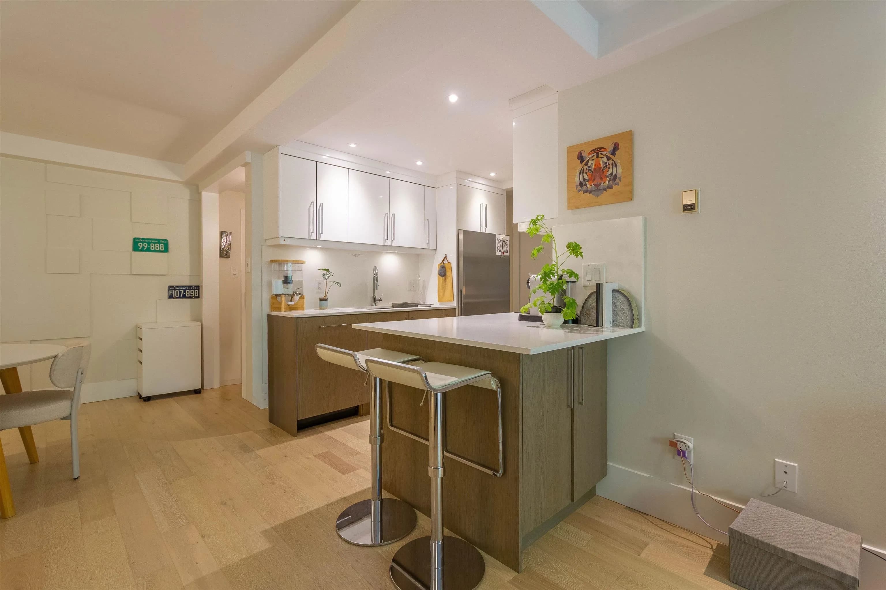 402 4134 Maywood Street, Burnaby, BC V5H 4C9 — image 8