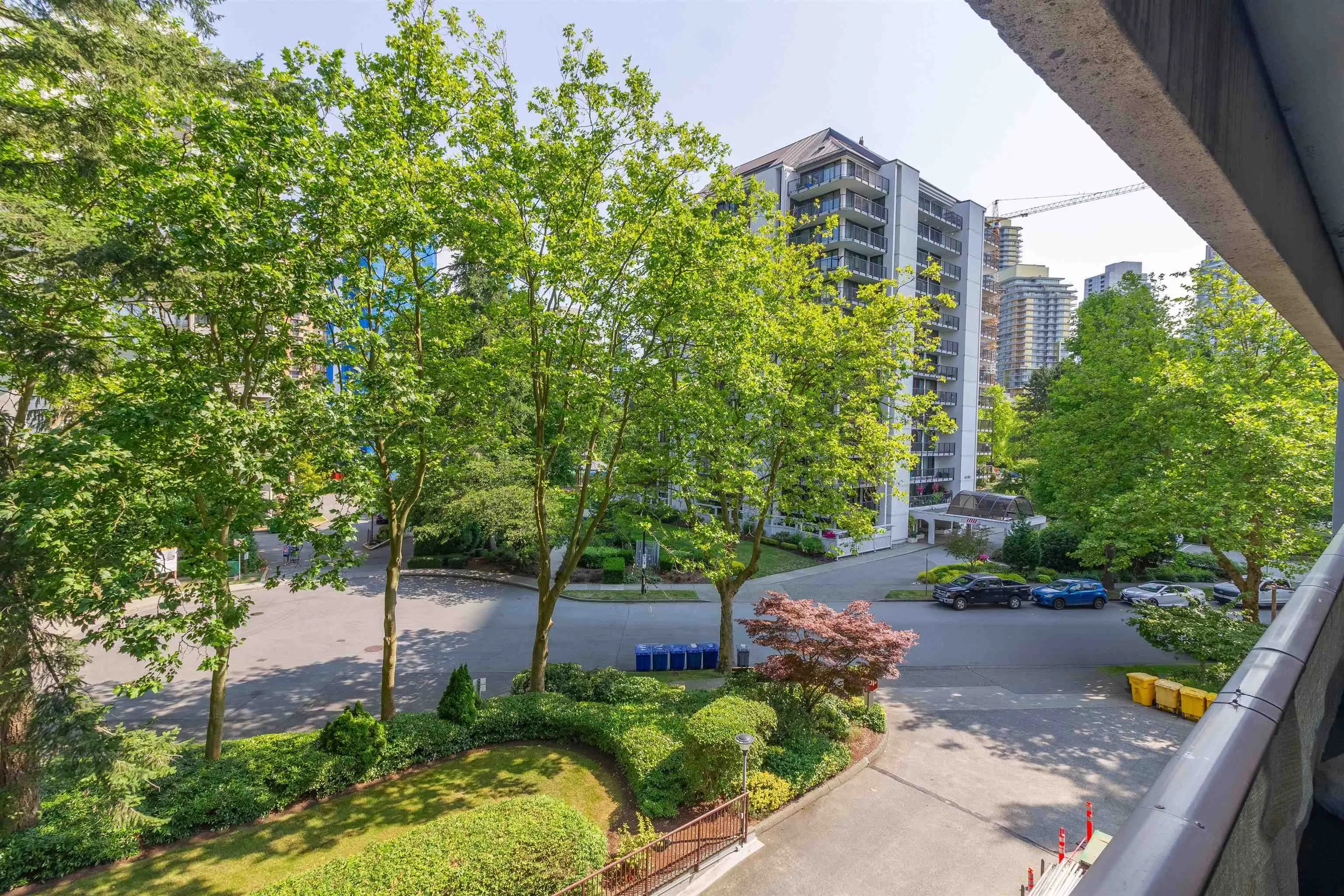 402 4134 Maywood Street, Burnaby, BC V5H 4C9 — image 25