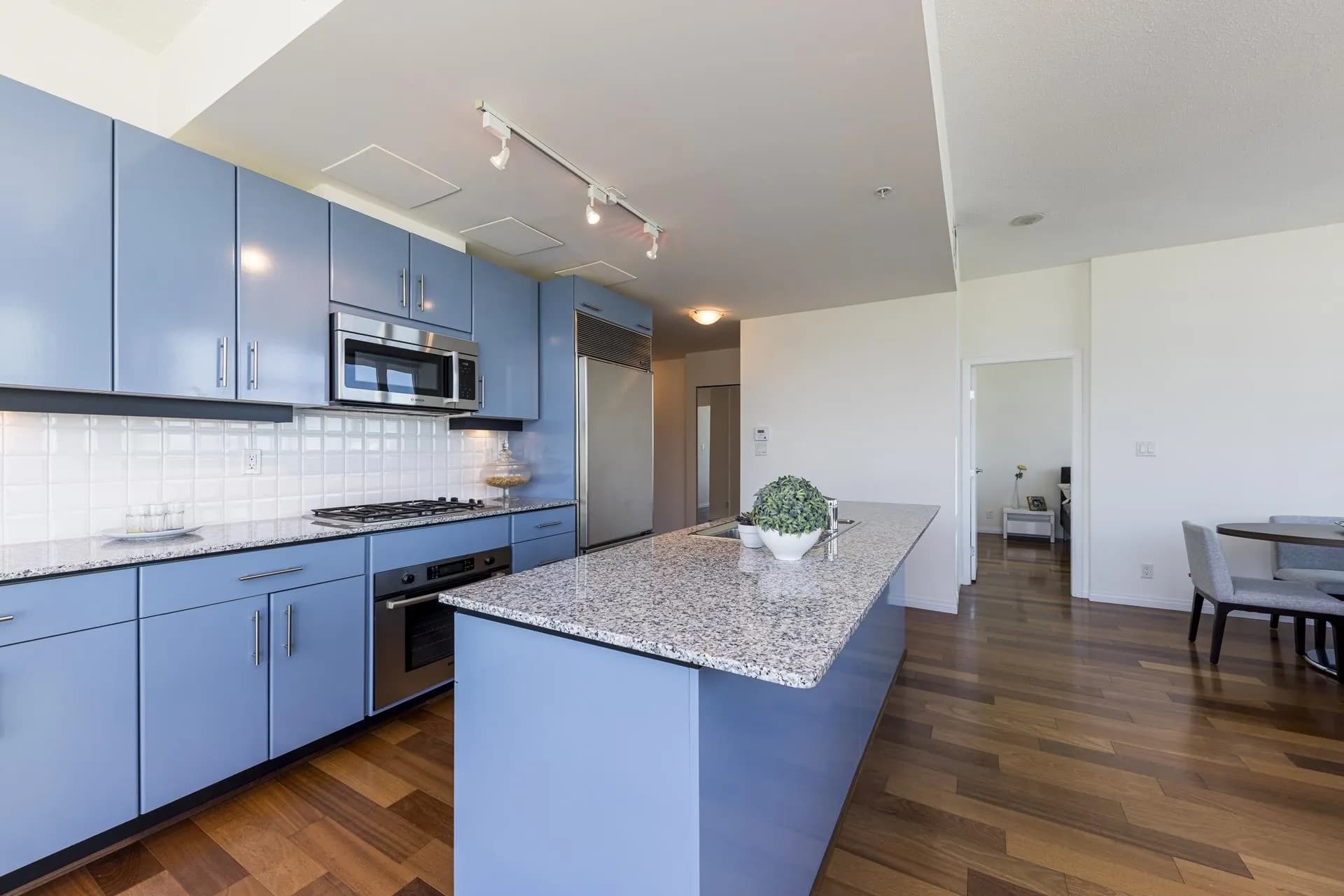 Ph1 168 E Esplanade, North Vancouver, BC V7L 4X8 — image 16