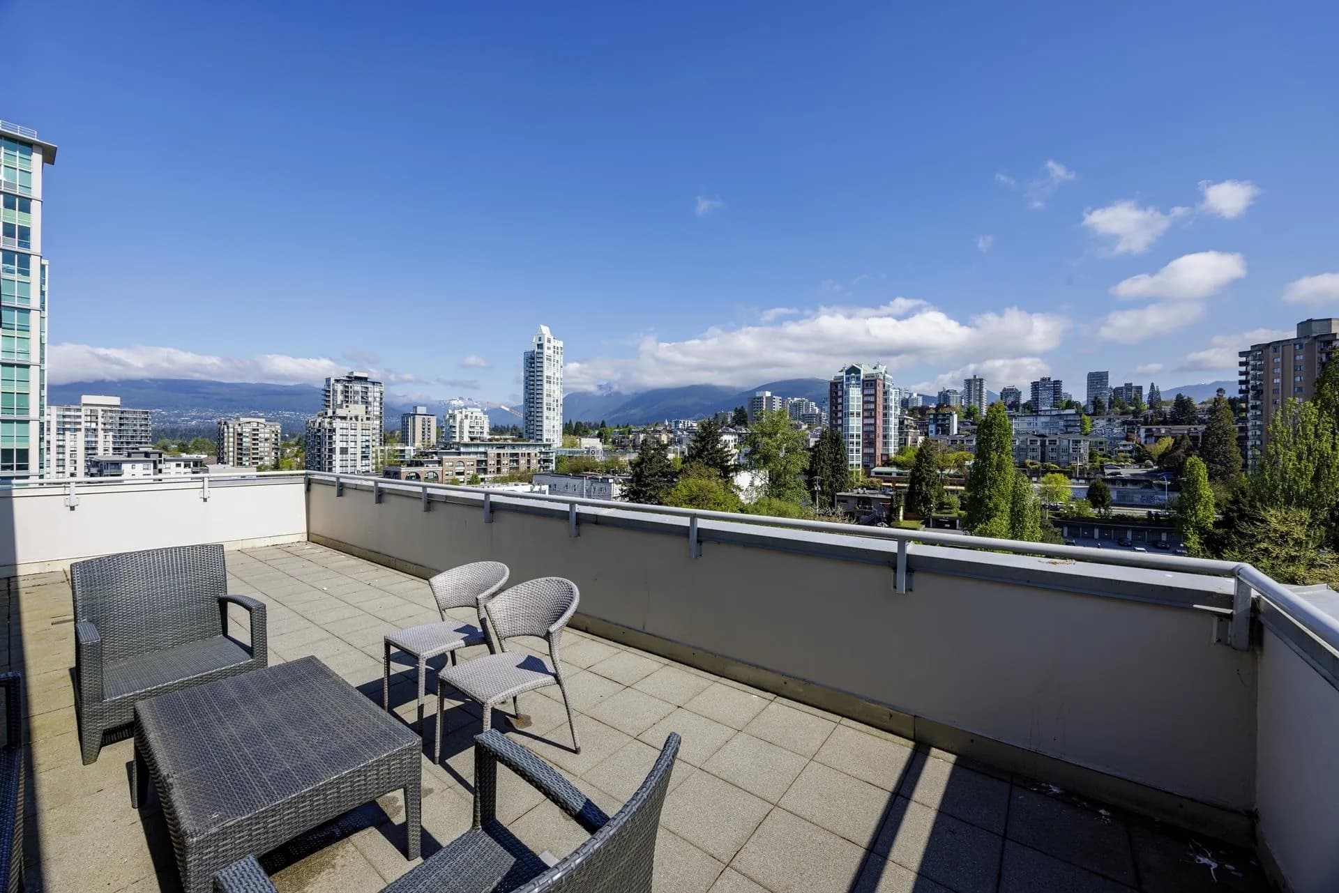 Ph1 168 E Esplanade, North Vancouver, BC V7L 4X8 — image 12