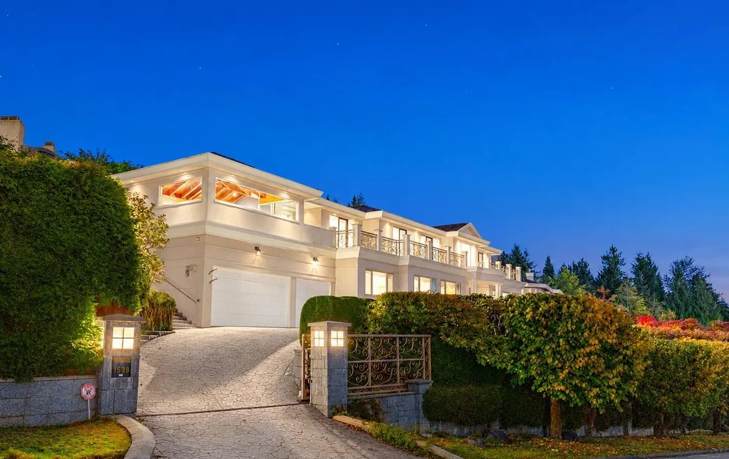 1579 Errigal Place, West Vancouver, BC V7S 3H1 — image 1