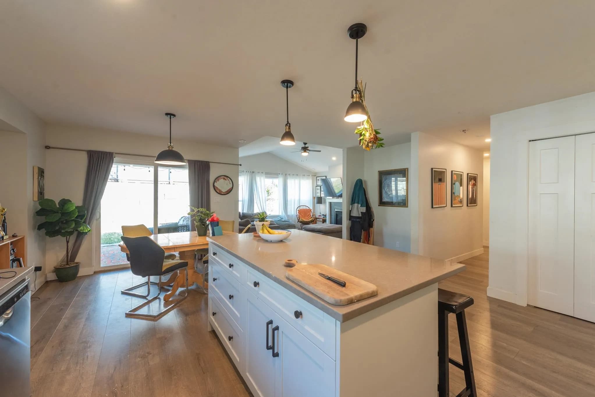 1040 Celia Crescent, Gibsons, BC V0N 1V7 — image 5