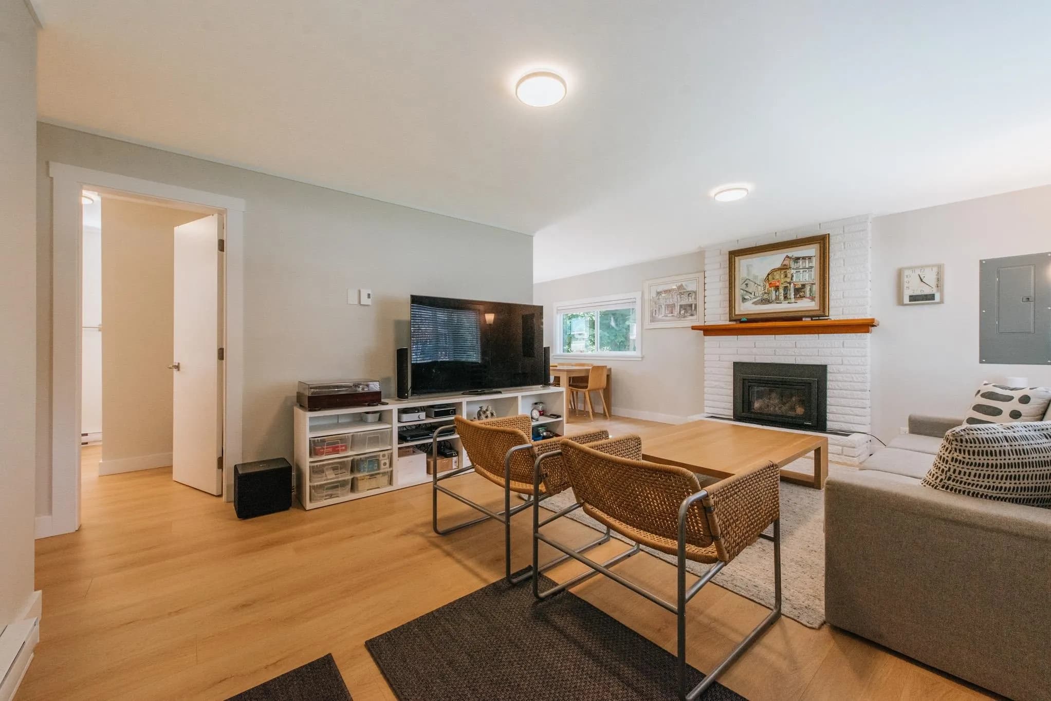 320 Cochrane Road, Gibsons, BC V0N 1V8 — image 4