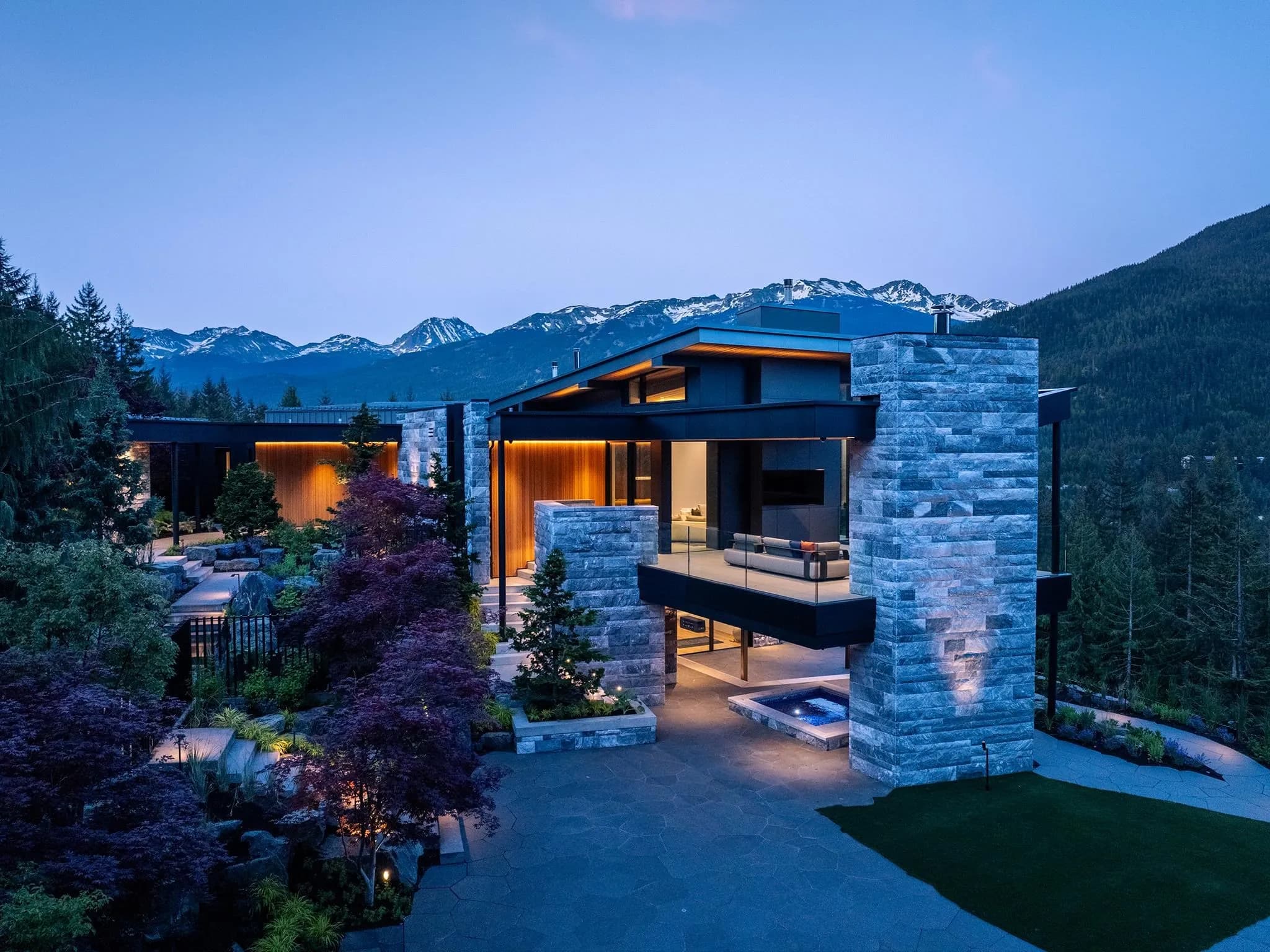 5412 Stonebridge Drive, Whistler, BC V8E 0V9 — image 1
