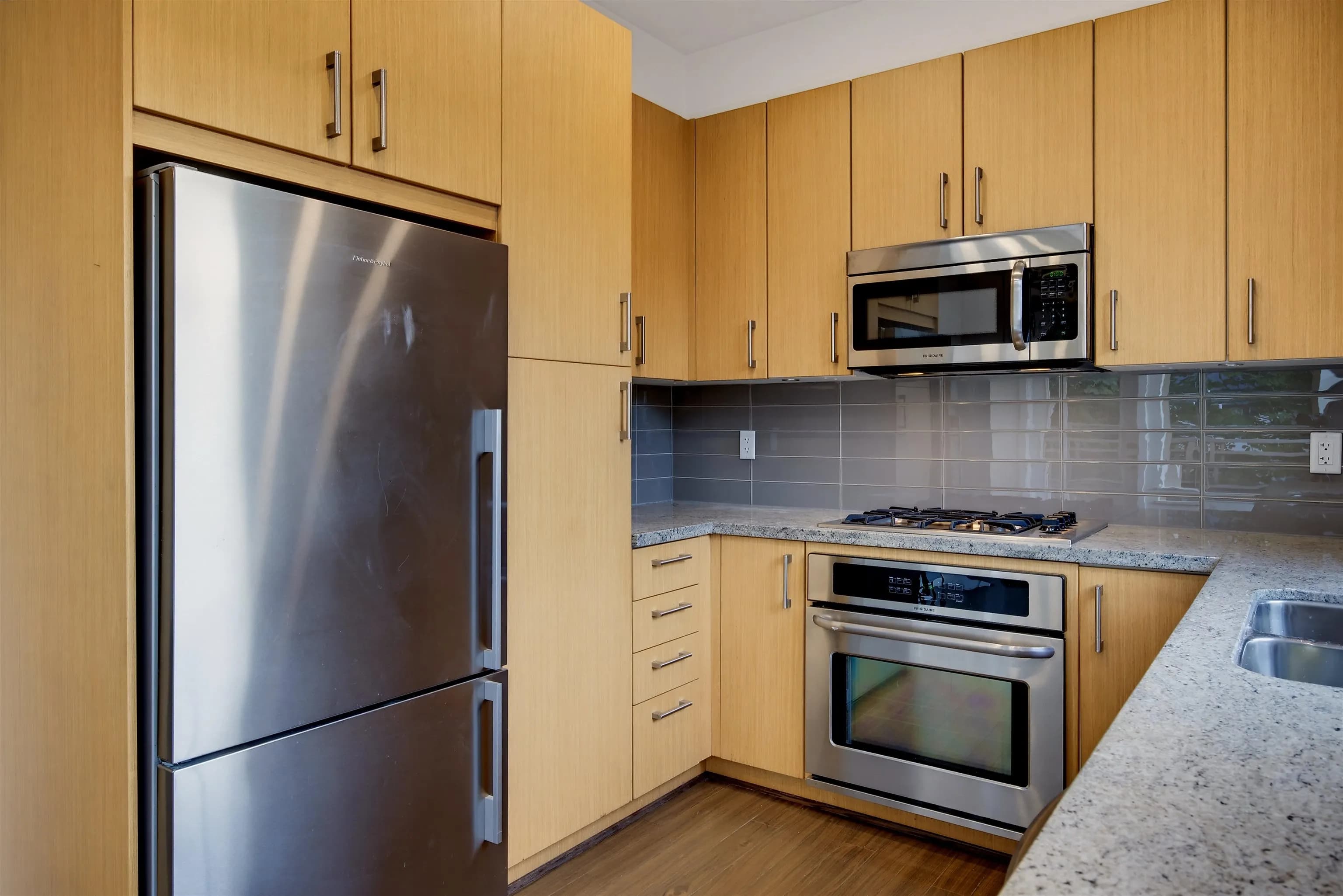 411 119 W 22nd Street, North Vancouver, BC V7M 0B4 — image 19