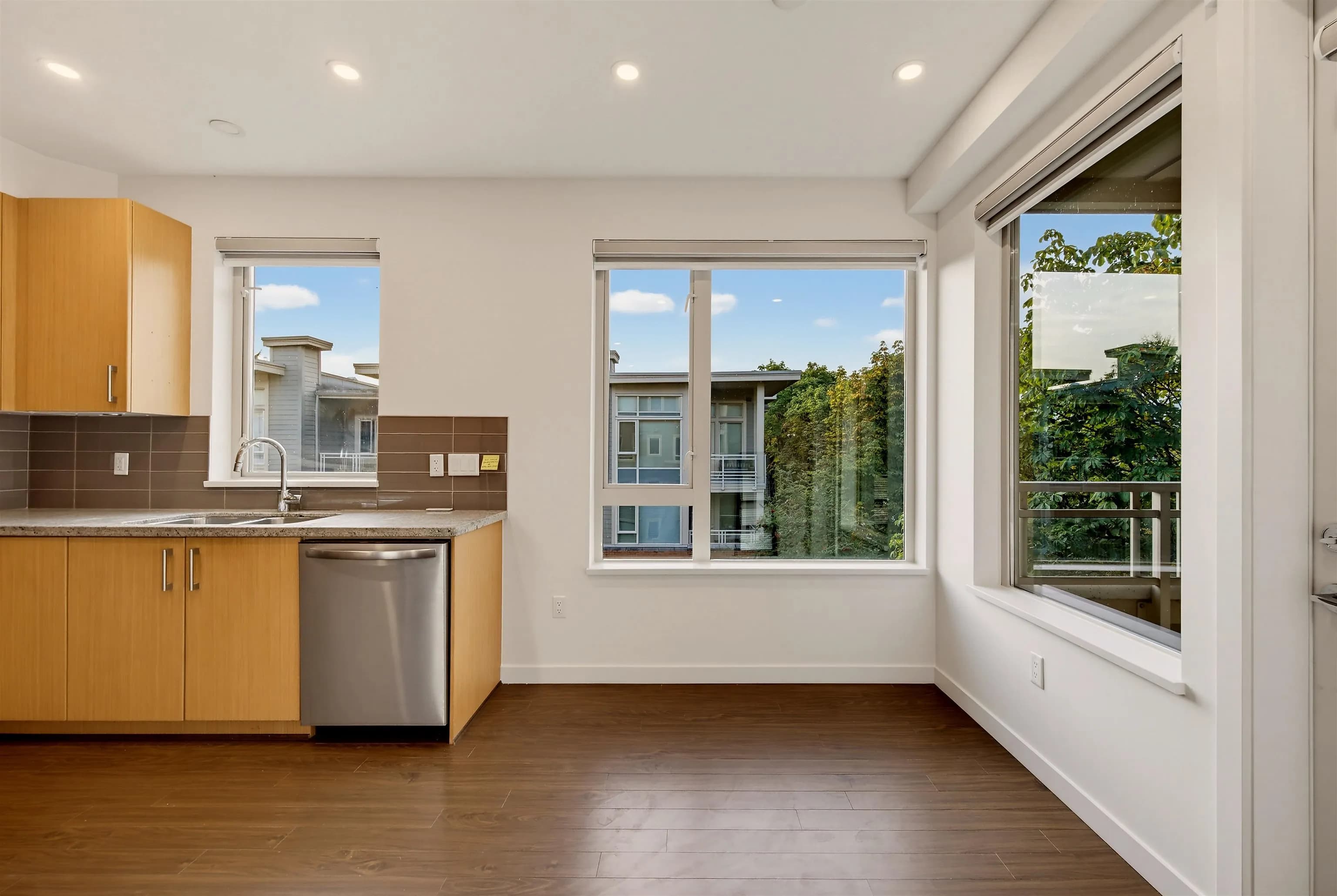 411 119 W 22nd Street, North Vancouver, BC V7M 0B4 — image 18