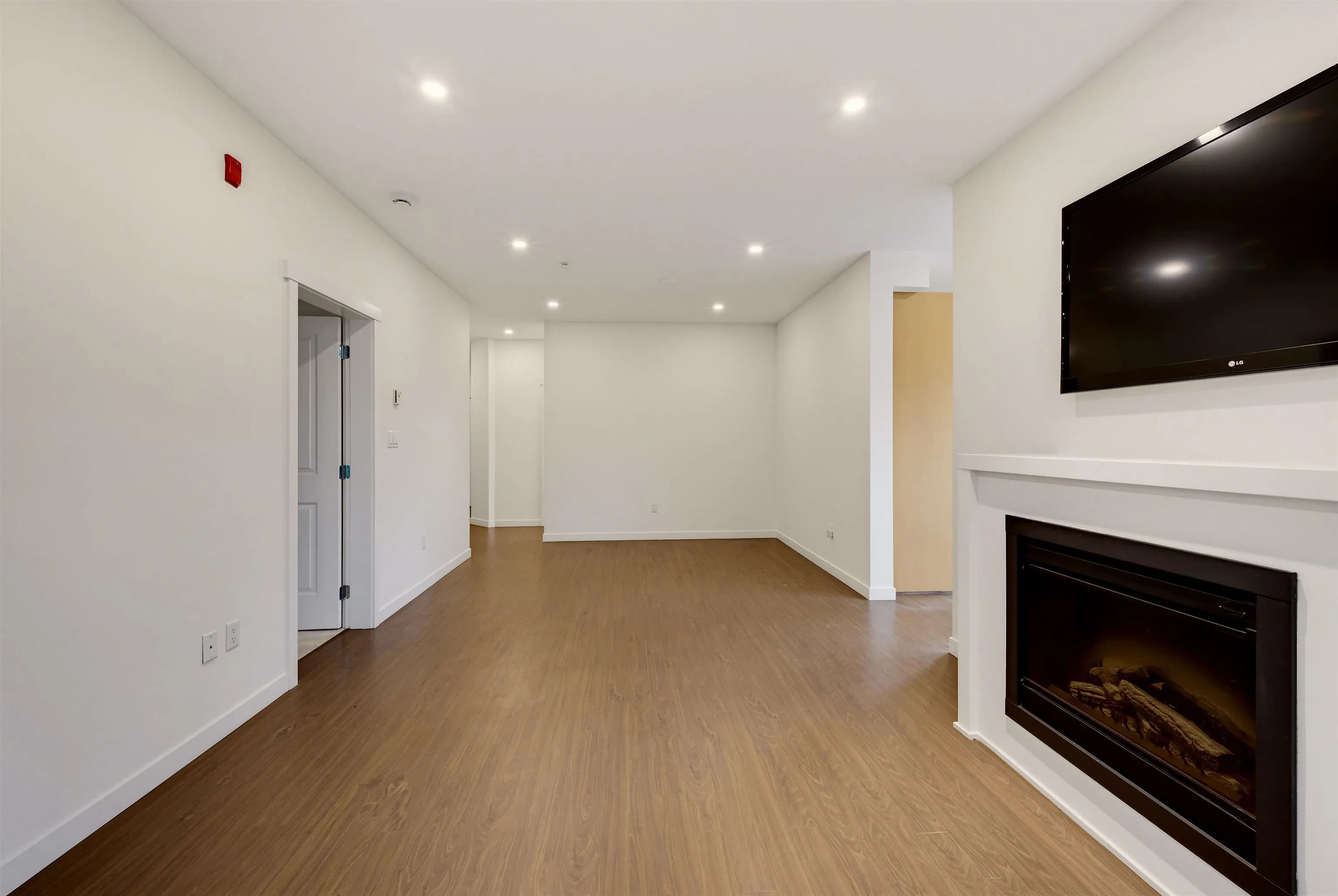 411 119 W 22nd Street, North Vancouver, BC V7M 0B4 — image 12