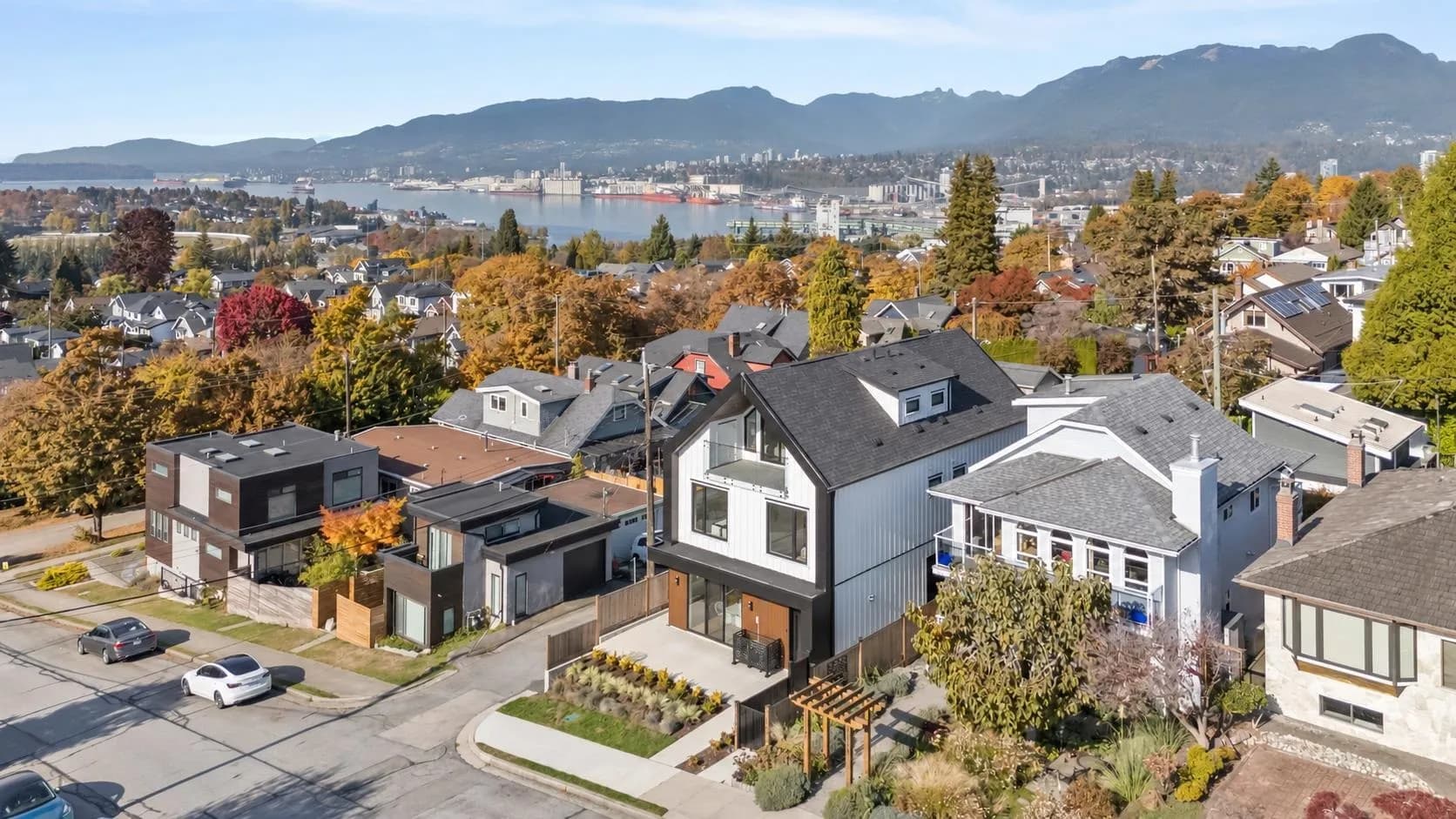 1 3623 Triumph Street, Vancouver, BC V5K 1V4 — image 38