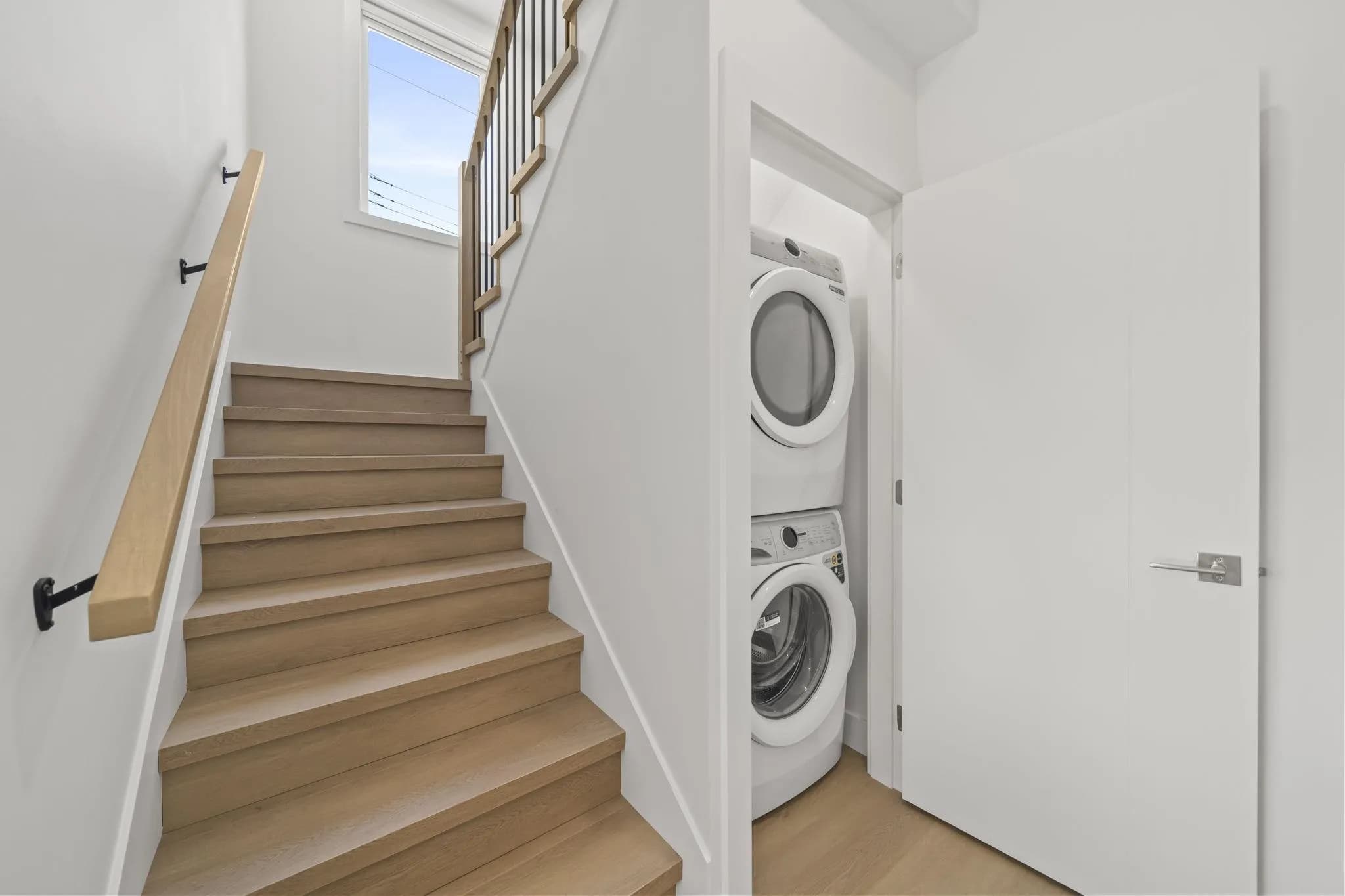 1 3623 Triumph Street, Vancouver, BC V5K 1V4 — image 17