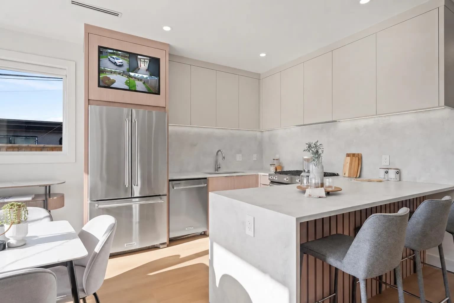 1 3623 Triumph Street, Vancouver, BC V5K 1V4 — image 8