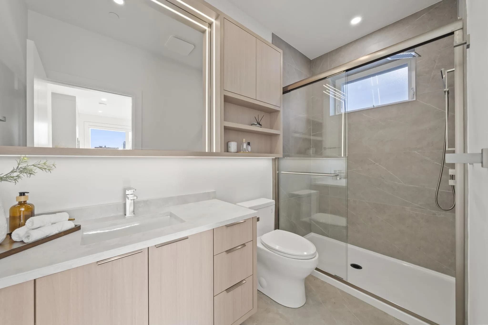 1 3623 Triumph Street, Vancouver, BC V5K 1V4 — image 22